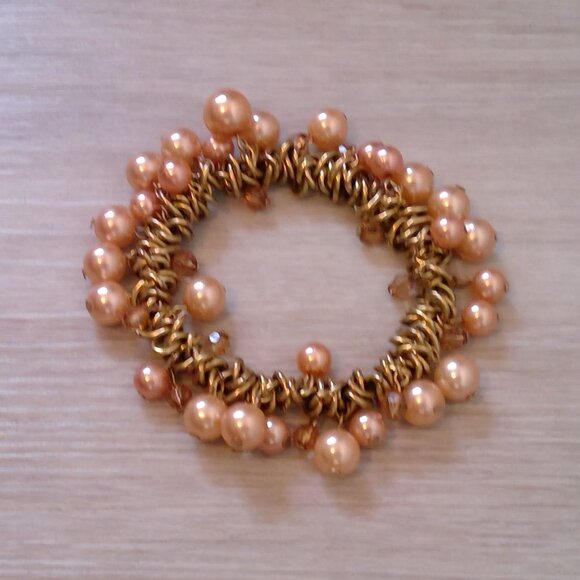 Light Coral Peach Pearl Bracelet - Picture 2 of 3